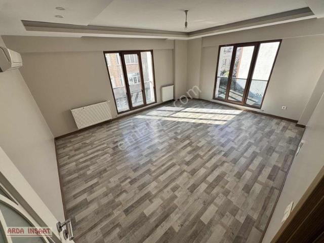 Cebecide Kiralık 3+1 Daire 125m², Panoramik Site, Otoparklı