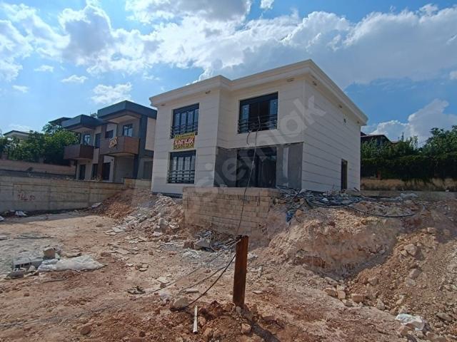 CEBELERDE ZİRVE KONUMDA KÖŞE BAŞI BİREYSEL SATILIK VİLLA