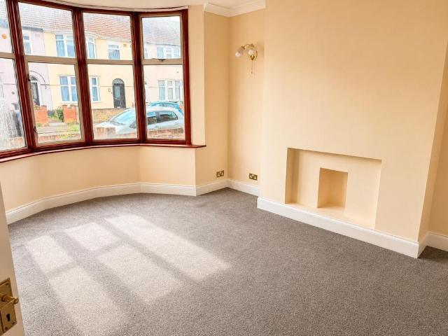 Cecil Avenue,Barking, Essex, IG11 3 bed terraced house to rent £2,475 pcm £571 pw