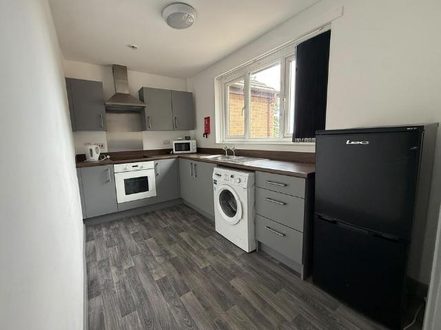 Cecil Avenue, BRADFORD, BD7 1 bed apartment to rent £650 pcm £150 pw