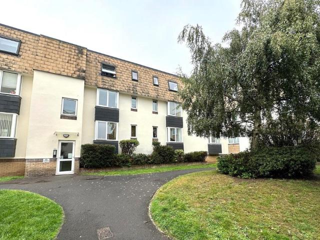Cecil Place, Southsea Unfurnished 3 bed apartment to rent £1,350 pcm £312 pw