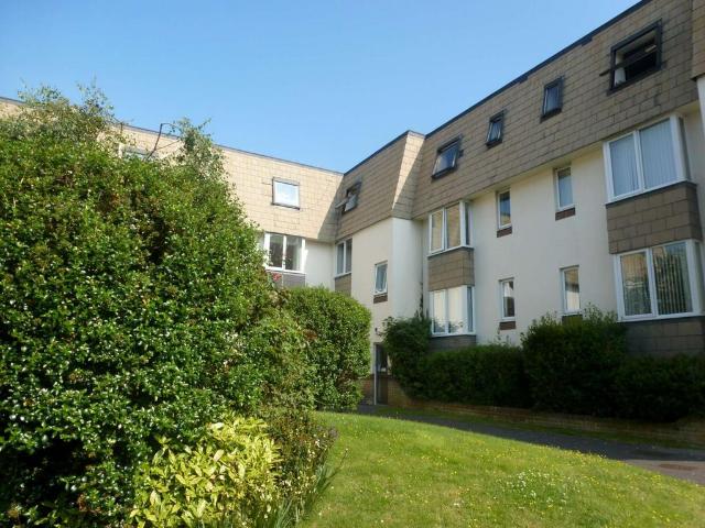 Cecil Place, Southsea, PO5 2 bed flat to rent £1,050 pcm £242 pw