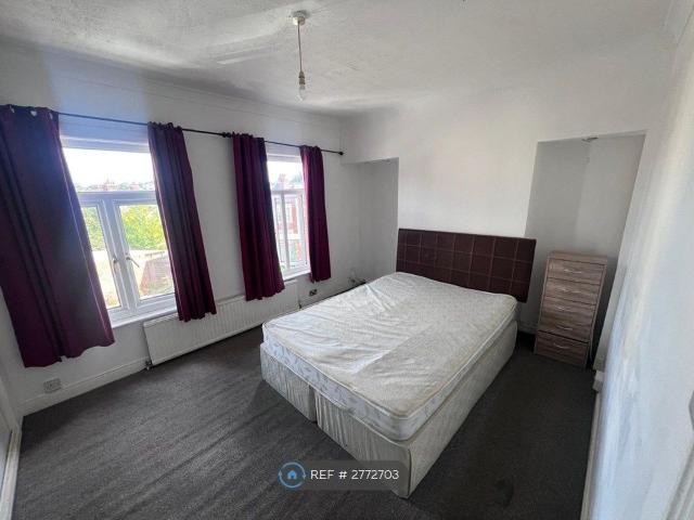 Cecil Road, Northampton NN2, 3 bed terraced house to rent, £1,370 pcm | PrimeLocation