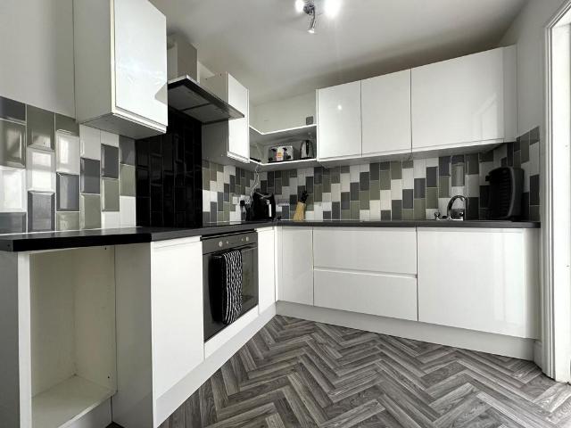 Cecil Road, Gloucester GL1 4 bed terraced house to rent £2,380 pcm £549 pw