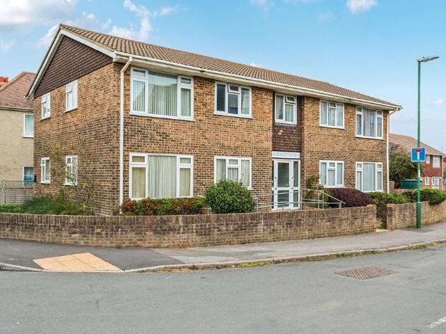 Cecil Road, Lancing BN15 1 bed flat to rent £1,050 pcm £242 pw