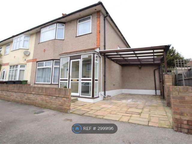 Cecil Road, Romford RM6, 3 bed end terrace house to rent, £2,350 pcm | PrimeLocation