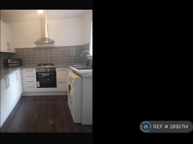 Cecil Street, Glasgow, G12 4 bed flat to rent £3,150 pcm £727 pw