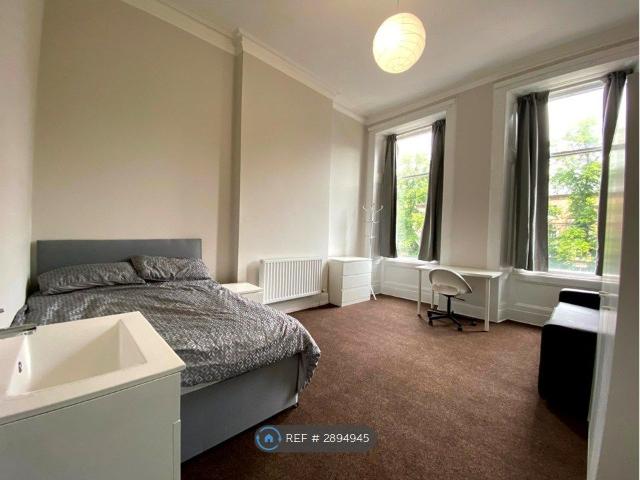 Cecil Street, Glasgow G12, 8 bed flat to rent, £4,400 pcm | PrimeLocation