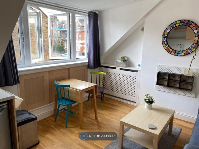 Cecile Park, London N8, 1 bed flat to rent, £1,650 pcm | PrimeLocation