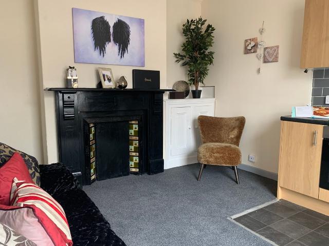 Cedar Terrace, Armley LS12, 1 bed flat to rent, £625 pcm | PrimeLocation