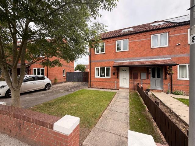 Cedar Tree View, Retford DN22 3 bed semi detached house to rent £900 pcm £208 pw