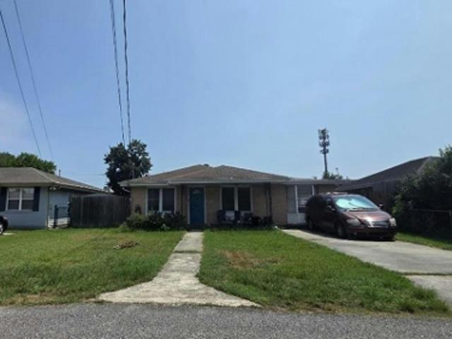 Cedar Ave