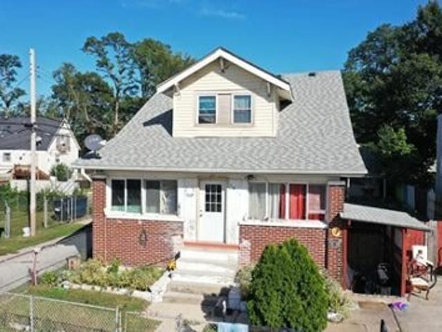 Cedar Ave