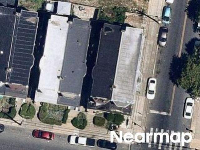 Cedar Ave