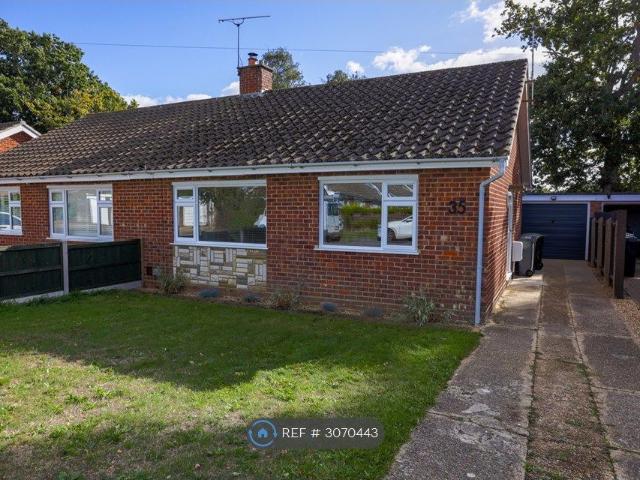 Cedar Avenue, Ipswich IP5, 2 bed bungalow to rent, £1,200 pcm | PrimeLocation