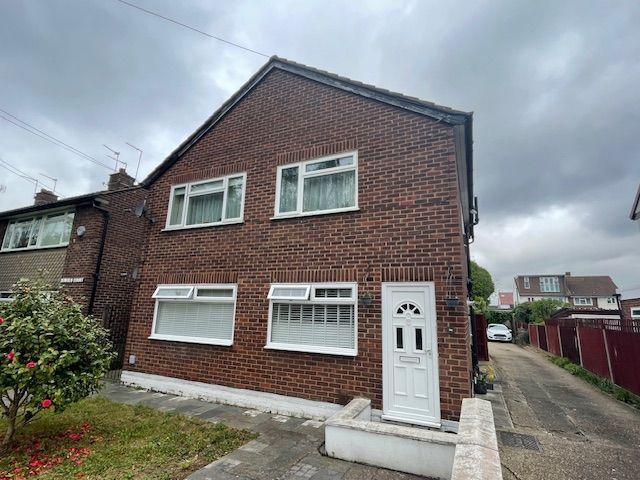Cedar Avenue, Ruislip HA4, 2 bed maisonette to rent, £1,650 pcm | PrimeLocation