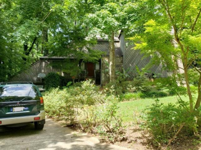 Cedar Bluff Dr NE