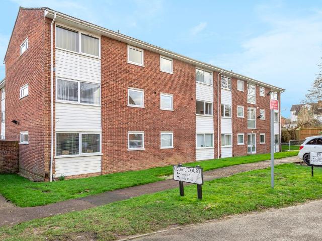 Cedar Court, St Albans AL4, 1 bed flat to rent, £1,250 pcm | PrimeLocation