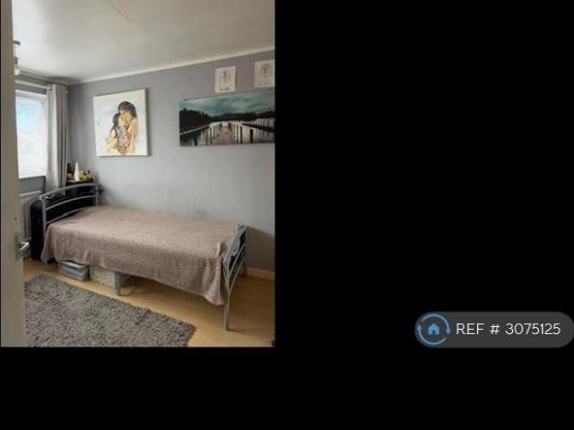 Cedar Close, Bristol, BS34 3 bed terraced house to rent £1,500 pcm £346 pw