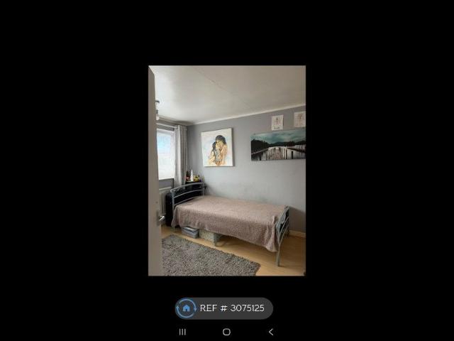 Cedar Close, Bristol BS34, 3 bed terraced house to rent, £1,500 pcm | PrimeLocation