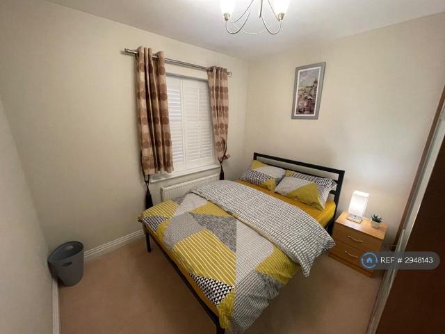 Cedar Crescent, Bushey, WD23 1 bed in a house share to rent £825 pcm £190 pw