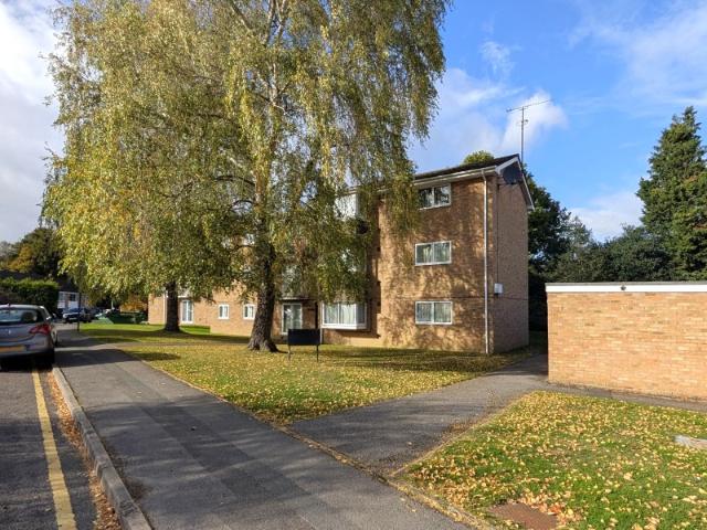 Cedar Drive, Sunningdale 2 bedrooms Property for lettings Seymours