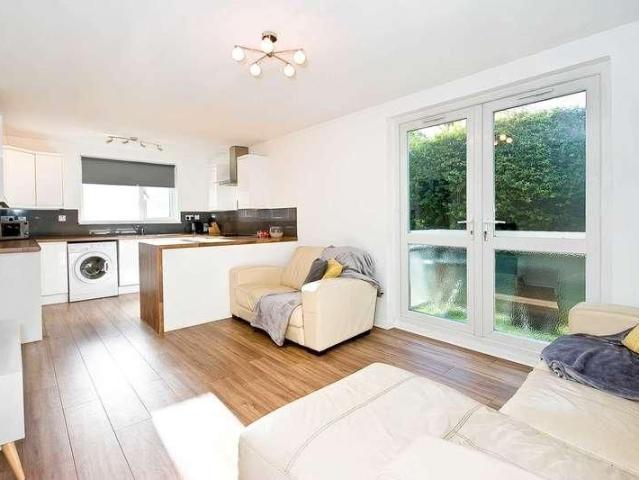 Cedar Gardens, Sutton, SM2