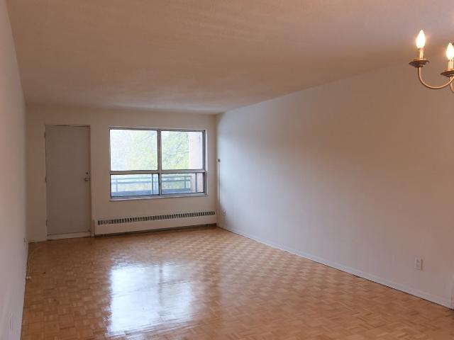 Cedar Hill 2 Bedroom Apartment for Rent at 100 Cedar Ave, Richmond Hill, ON L4C 2A9 Harding