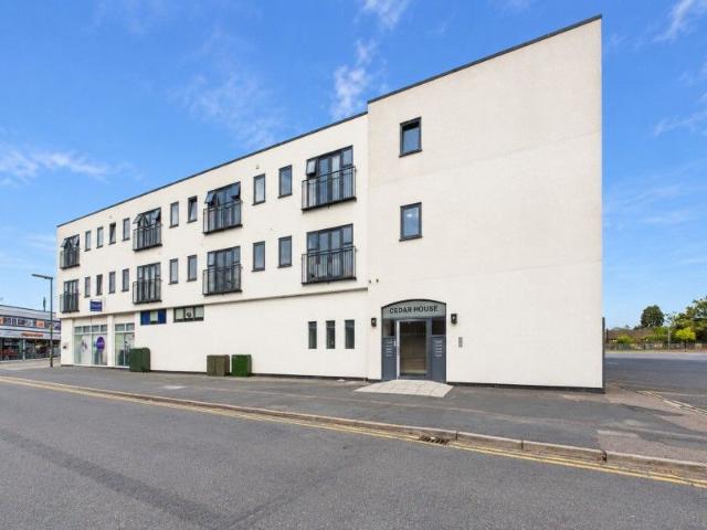 Cedar Lane, Frimley, Camberley GU16, 2 bed flat to rent, £1,500 pcm | PrimeLocation