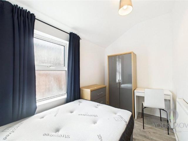 Cedar Road, Northamptonshire NN1 1 bed in a house share to rent £475 pcm £110 pw