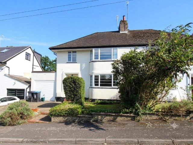 Cedar Road, Berkhamsted, HP4 4 bed semi detached house to rent £2,750 pcm £635 pw