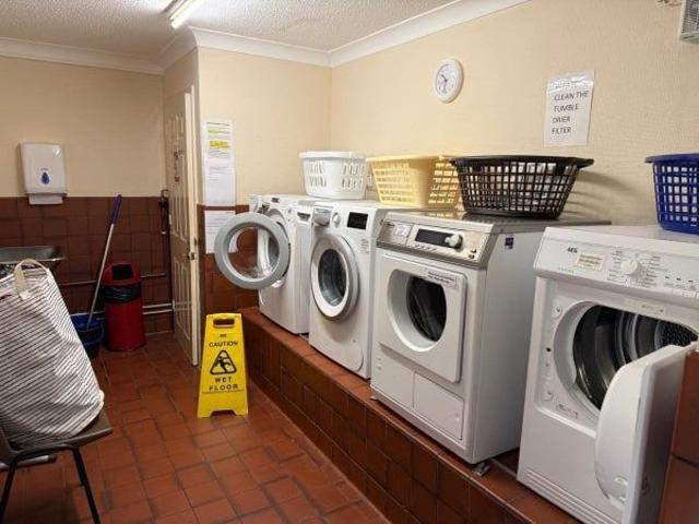 Cedar road, SM2, Property for rent
