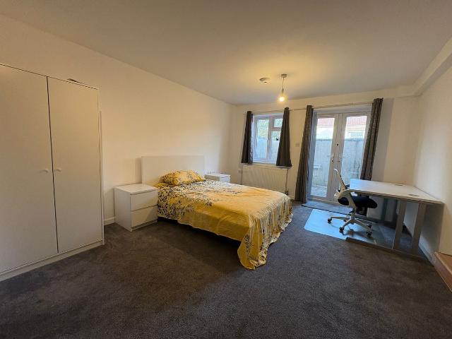 Cedar Road, Southampton SO14, Studio to rent, £900 pcm | PrimeLocation