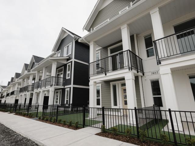 Cedarbrook Townhomes Townhome Outer Unit Apartment for Rent