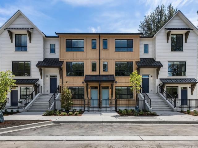 Cedarbrook Townhomes Street Side Inner Unit Apartment for Rent