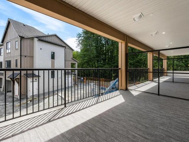 Cedarbrook Townhomes — Street Side Inner Unit