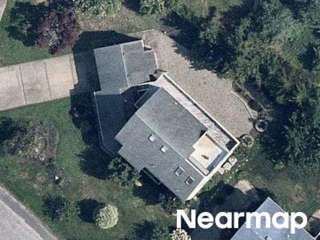 Cedarcrest Dr