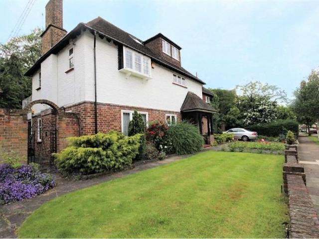 Cedars Close, Hendon NW4, 7 bed detached house to rent, £6,500 pcm | PrimeLocation