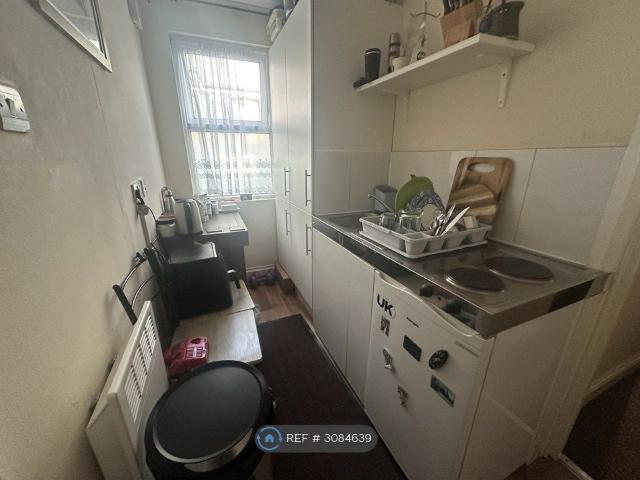 Cedars Avenue, London E17, Studio to rent, £1,300 pcm | PrimeLocation