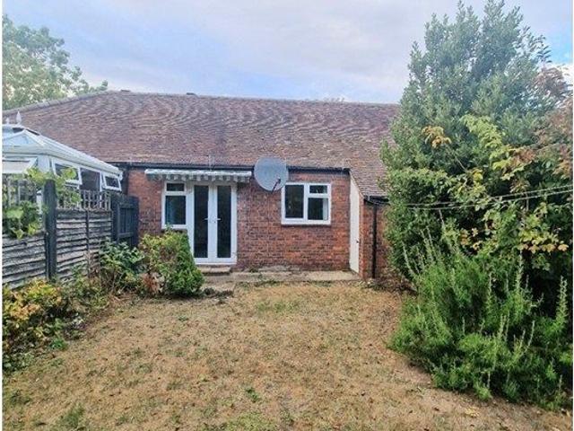 Cedars Drive, Uxbridge UB10, 1 bed bungalow to rent, £1,700 pcm | PrimeLocation