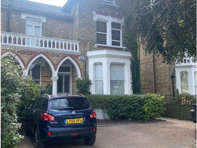 Cedars Road, Beckenham BR3, 2 bed flat to rent, £1,800 pcm | PrimeLocation