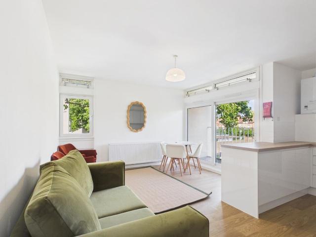 Cedars Road, Clapham Common SW4, 4 bed shared accommodation to rent, £4,400 pcm | PrimeLocation