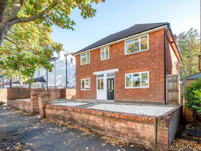 Cedars Road, Kent 2 bed maisonette to rent £2,300 pcm £531 pw