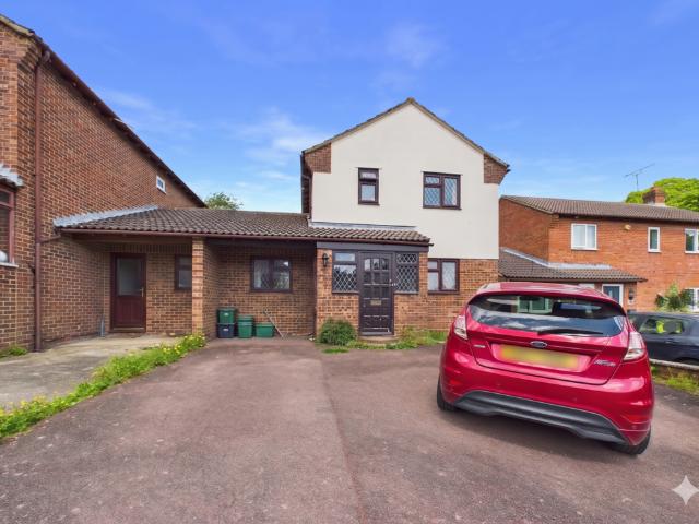 Cedarview, Canterbury 6 bed semi detached house to rent £2,370 pcm £547 pw
