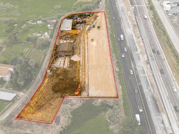 Cedência Espaço de terreno com uma área útil de 330 m² em Almada com Vista para a IC20 de Acesso Fácil