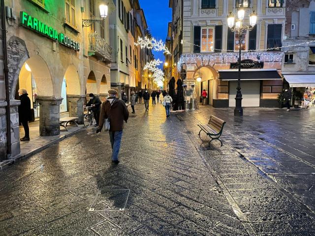 Cedesi a chiavari noto panificio pasticceria gelateria, trattativa riservata