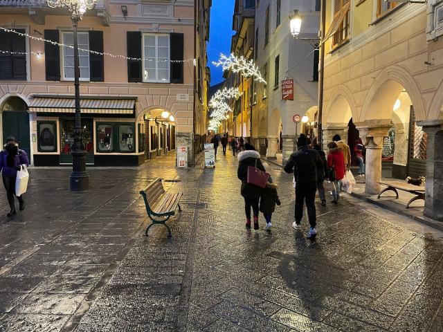 Cedesi a chiavari noto panificio pasticceria gelateria, trattativa riservata