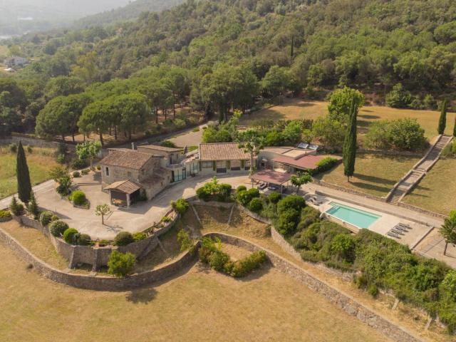 Ceigrup The On Estate: Esta extraordinaria masía medieval ca. 645m² Amer