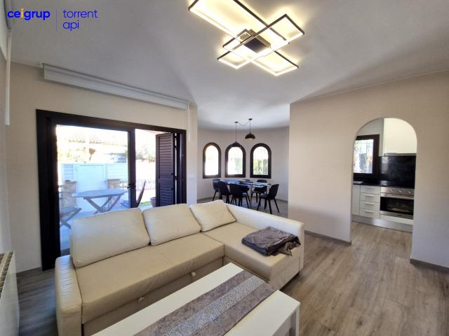 CEIGRUP TORRENT API Casa con piscina privada en Mas Gros ven. 119m² Ventalló