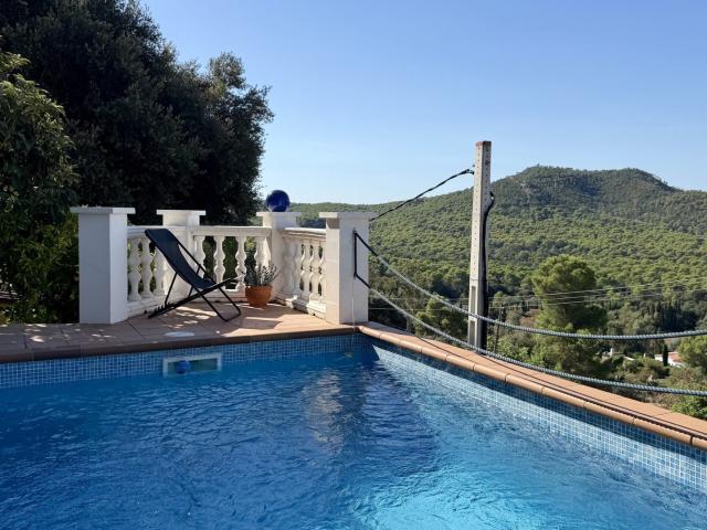 CEIGRUP TORRENT API: Casa de 3 dormitorios con piscina, gara. 166m² Pals